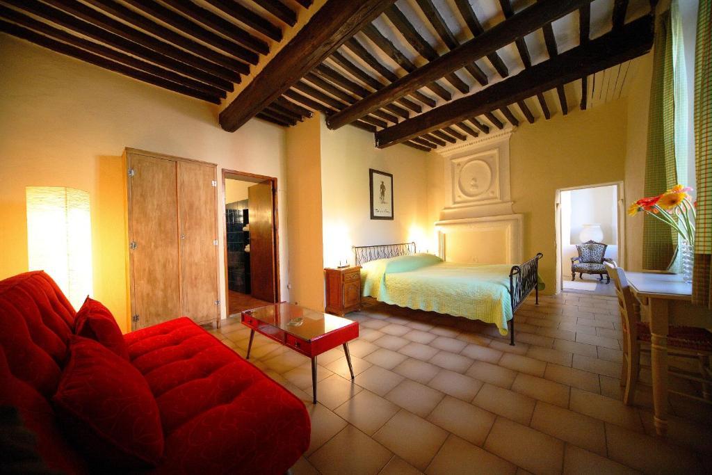 Belle De Nuit Bed & Breakfast Oppede Bilik gambar