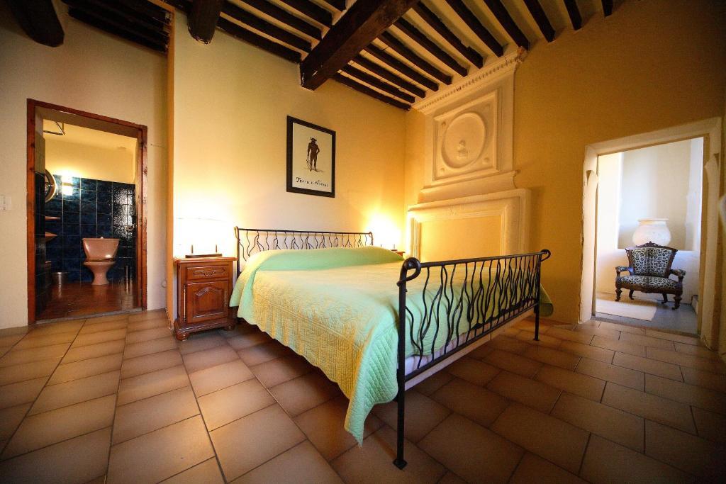 Belle De Nuit Bed & Breakfast Oppede Bilik gambar